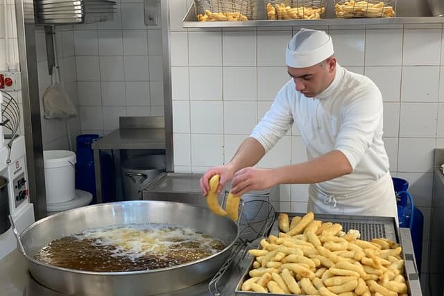 Catania Night Street Food and Backstreet Exploration - by Streaty
