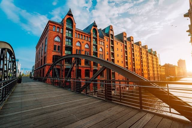 Hamburg: Old Town & Speicherstadt Private Walking Tour