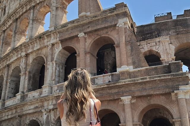 Rome Colosseum Tour with Roman Forums and other Famous Must-See Ancient Sites