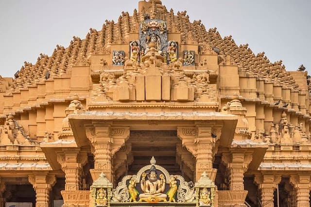 Sacred Sojourn: Junagarh & Somnath Temple Tour from Rajkot