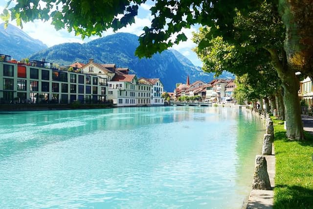 Best of Zurich and Surroundings - Extended City Sightseeing Tour