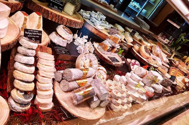 Cultural Food & Wine Tour, in the famous Halles Bocuse