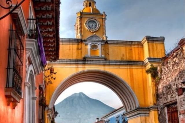 Private tour to Antigua Guatemala from Quetzal Port