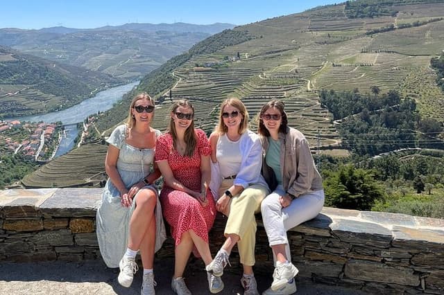 Douro Valley Tour - 3 Wine tastings, Lunch & river Cruise