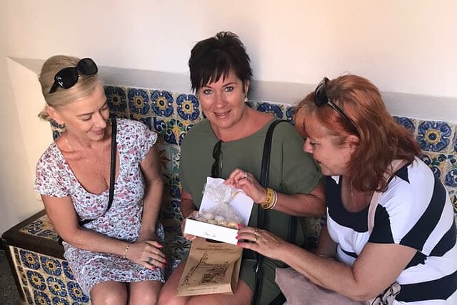 Palma de Mallorca: PRIVATE Local Food And Cathedral Experience