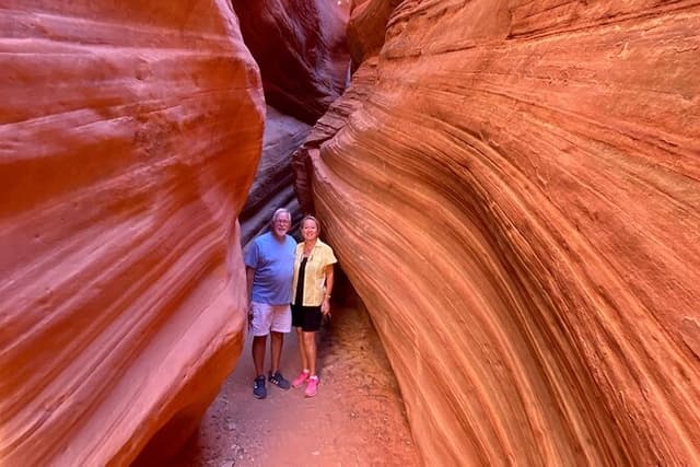 Peekaboo Slot Canyon UTV and Hiking Adventure