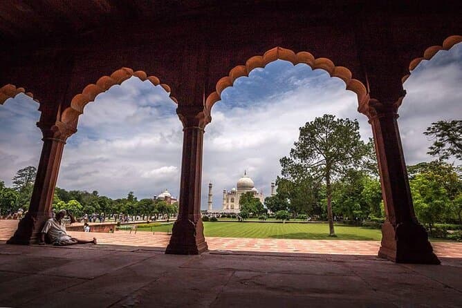 Book Taj Mahal Tours in Agra | Best Deals