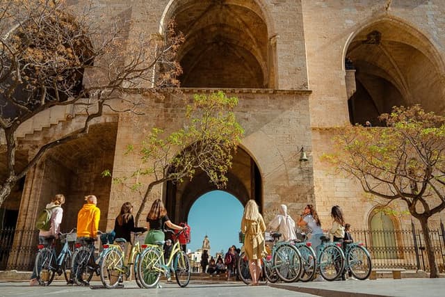 Best Bike Tour Dutch & English in Valencia