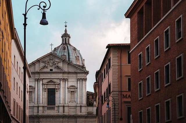 Churches of Rome: A Tour of Sacred Beauty
