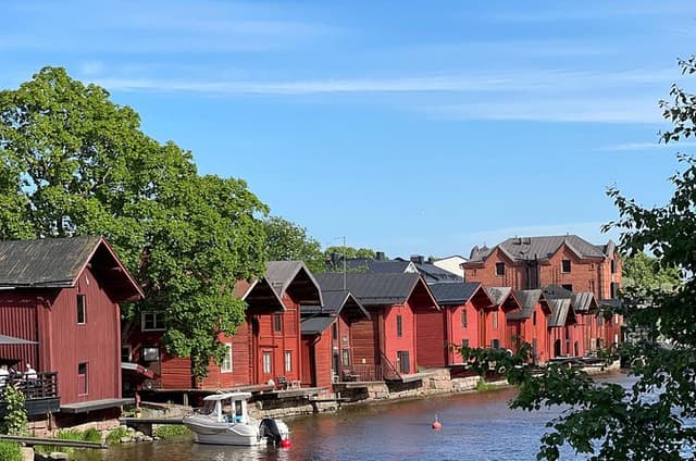 Helsinki Highlights and Porvoo tour