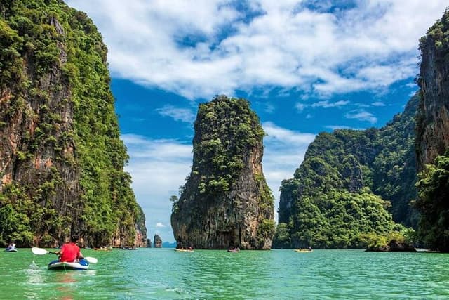 James Bond, Panyee, Hong & Naka Islands Speedboat Tour