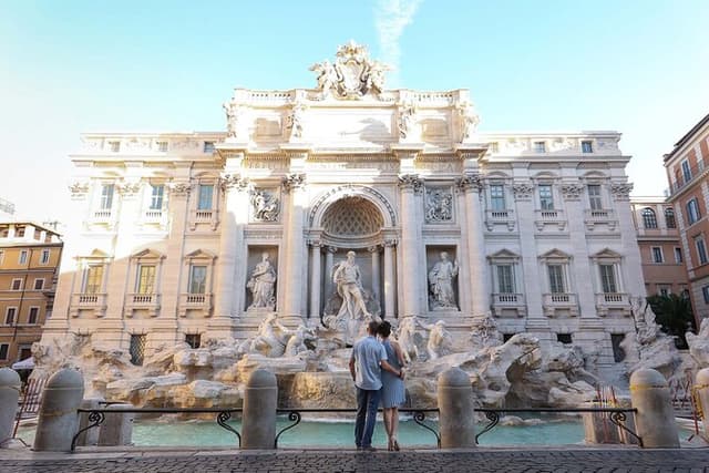 2 hours private Photoshoot in Rome with Local Photographer