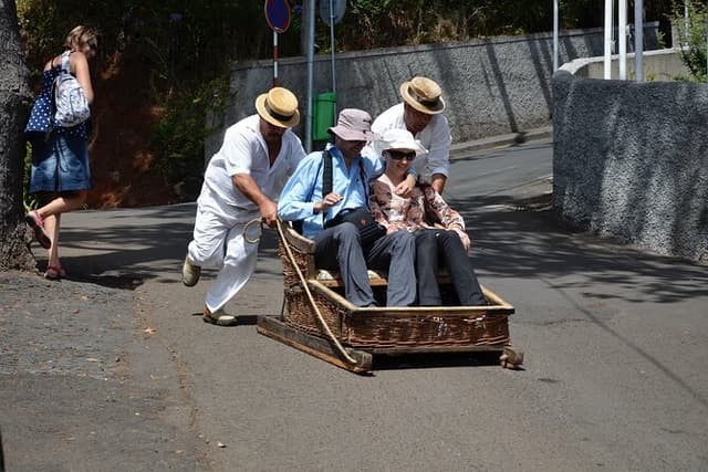 Private Express Tuk Tuk Tour Funchal Old Town & Toboggans