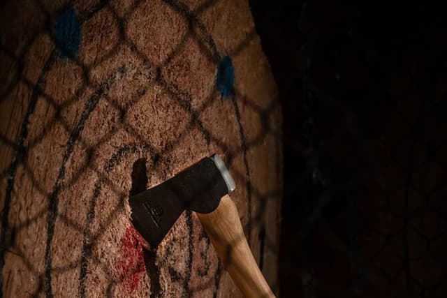 Guided Axe Throwing Experience in Frankfurt Altstadt