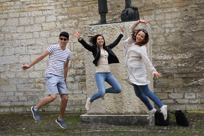 Interactive Bern Scavenger Hunt: Explore the Old Town