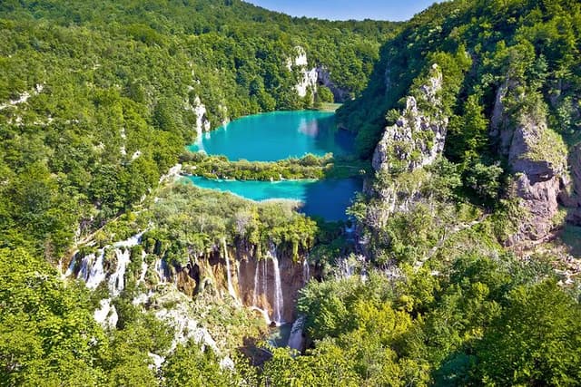 Plitvice Lakes National Park Guided Day Tour from Split