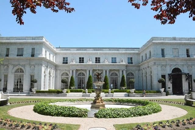 Art Historian’s Gilded Age Newport: A Self-Guided Driving Tour