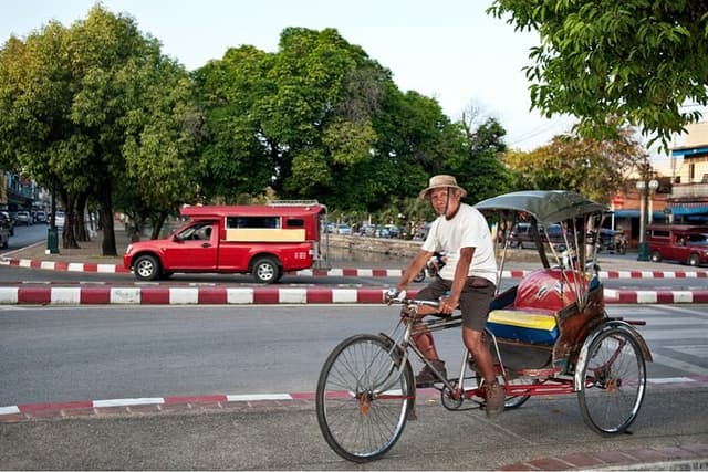 Half Day Private Chiang Mai Trishaw Ride and Mae Ping River Cruise
