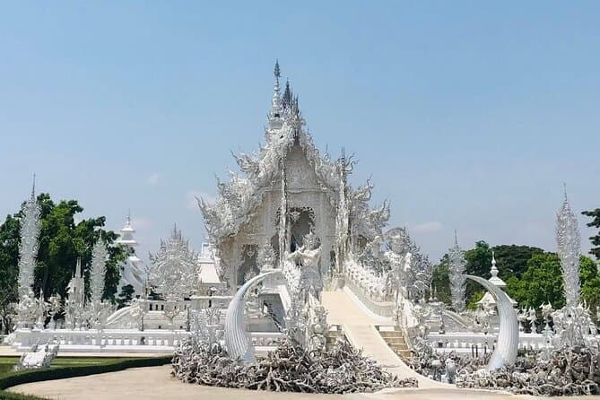 Explore Chiang Mai's Iconic White & Blue Temples