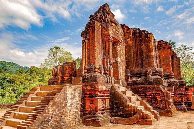 My Son and Hoi An Private Full-Day Tour with Pickup from Da Nang