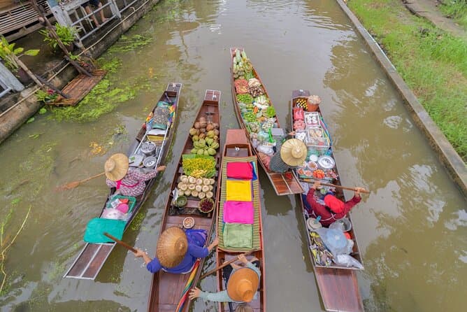 Unforgettable Maeklong Railway Market Experience in Bangkok