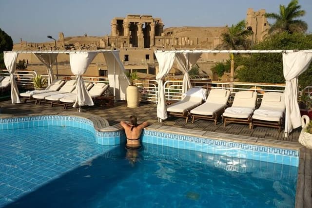 4 Day Nile Cruise Aswan to Luxor Abu simbel Hot Air Balloon