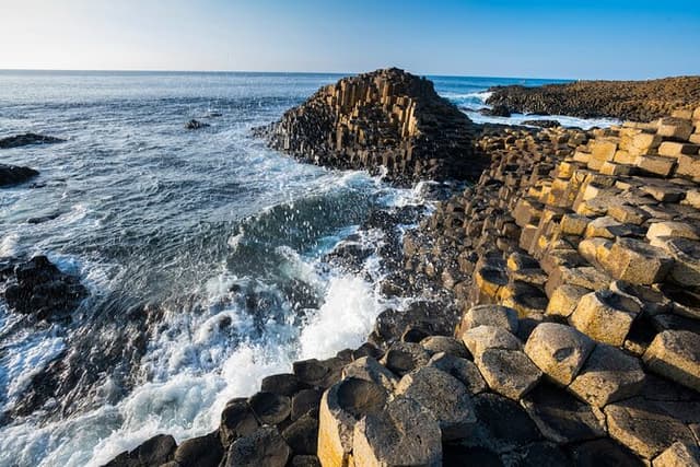 Giant's Causeway with the Titanic Exhibition and the best of Northern Ireland