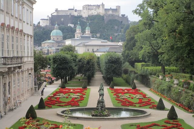 Private walking tour through the old town of Salzburg