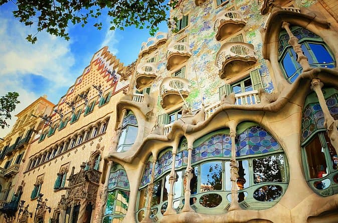 Top-Rated Gaudi Tours in Barcelona