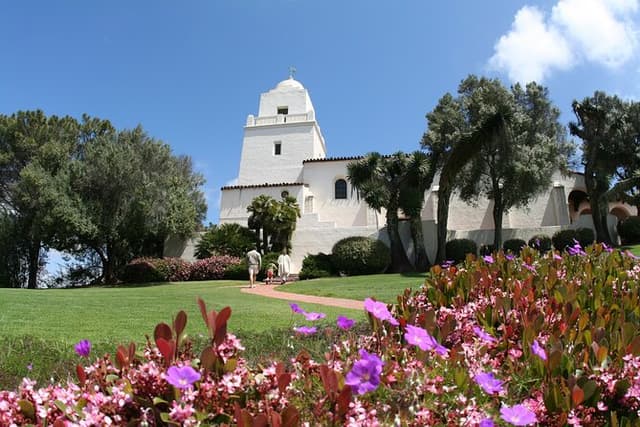 A Local’s Guide to San Diego’s Sights: A GPS Self-Guided Drive