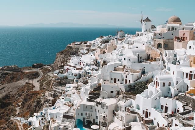 The Ultimate Santorini Experience: 5-Hour Customizable VIP Tour