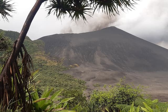 Full-Day Private Tour to Yakel Village, Waterfall and Mt Yasur Volcano
