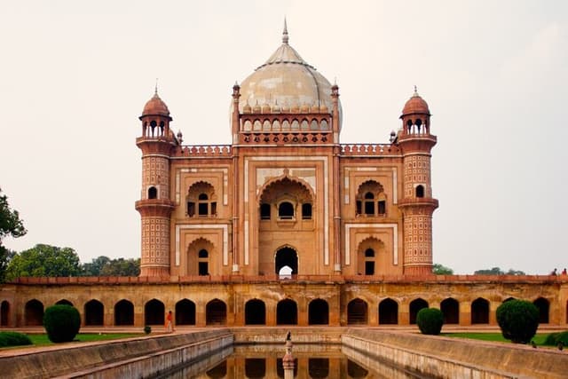 Half-Day Premium Delhi Heritage Cycling Tour - An Illustrious Tryst with time
