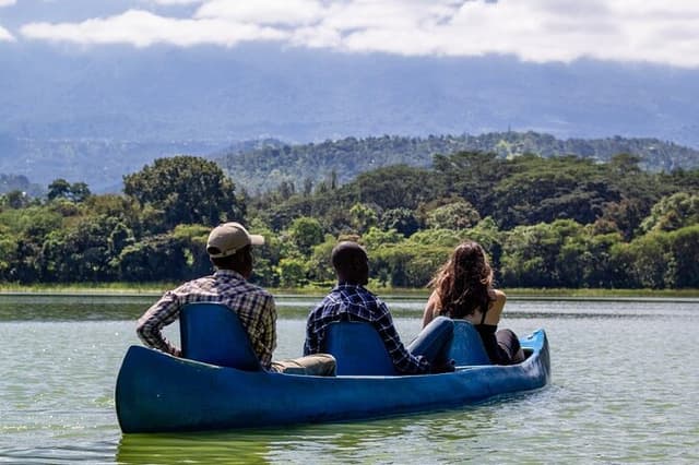 Lake Duluti Canoeing and Hiking Day Trip from Arusha