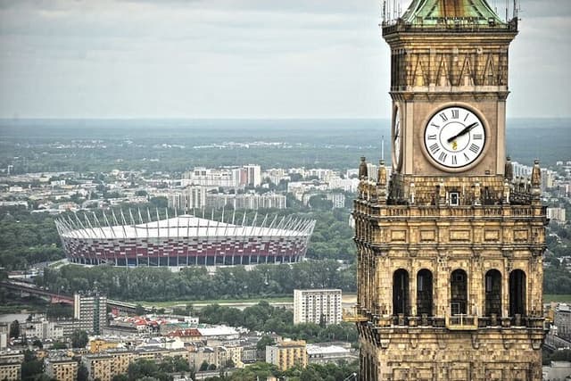 Half-Day Warsaw Layover Tour by Minivan with Airport Pickup