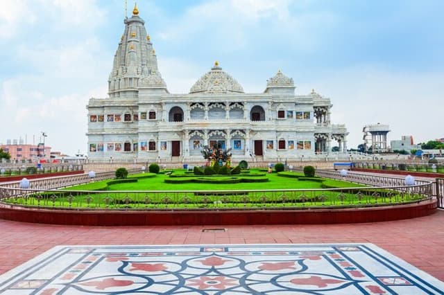 Same-day tour to Mathura and Vrindavan - Land of Lord Krishna