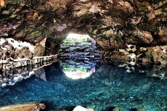 Best Cueva de los Verdes & Jameos del Agua Tour in Lanzarote