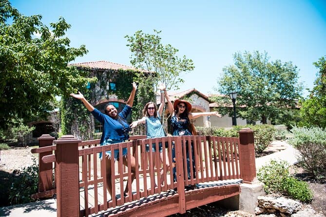 Hill Country BBQ & Wine Shuttle