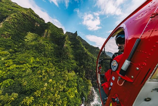 Kauai: Hughes 500 4-Passenger Doors-Off Helicopters