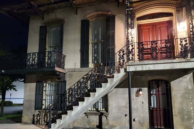 Haunted Savannah Ghost Tour By Dr. Buzzard