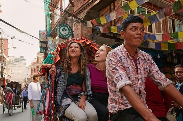Kathmandu by Rickshaw: Sunset Tour to Durbar Square & More
