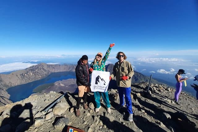 Mount Rinjani 3D2N Private Trek – Summit, Crater Rim & Hot Spring