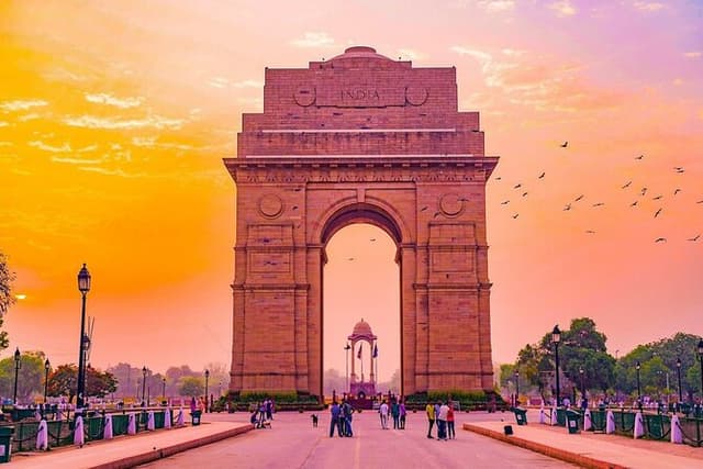 Old & New Delhi Private Full-Day Tour with Rickshaw & Tickets