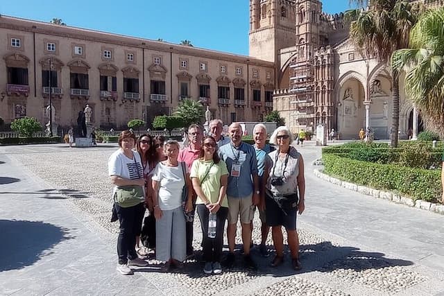 Discover Palermo in 3 hours. Art, history, markets and street food