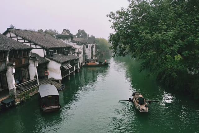 Private Day Tour to Wuzhen Water Town from Suzhou by Car