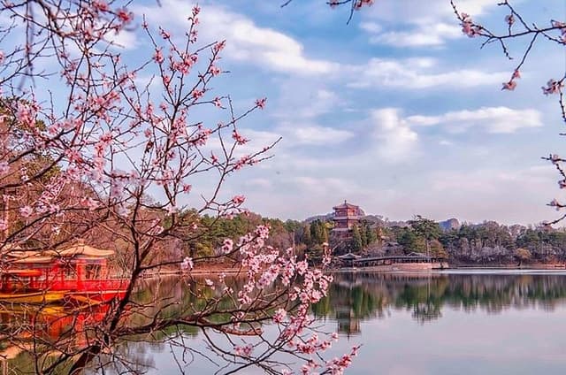 Chengde Private Day Trip from Beijing with First Class Bullet Train Experience