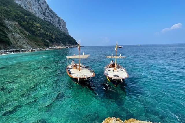 Capri Private Boat Tour : 2h Local skipper, Faraglioni & Sea Caves