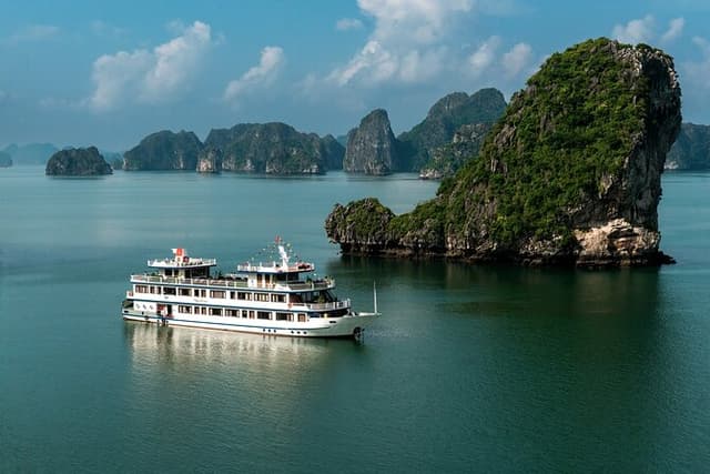 Swan Cruises Halong & Bai Tu Long Bay 2D1N & 3D2N - All inclusive