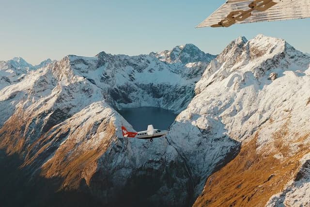 Milford Sound Flight & Cruise Day Trip from Queenstown