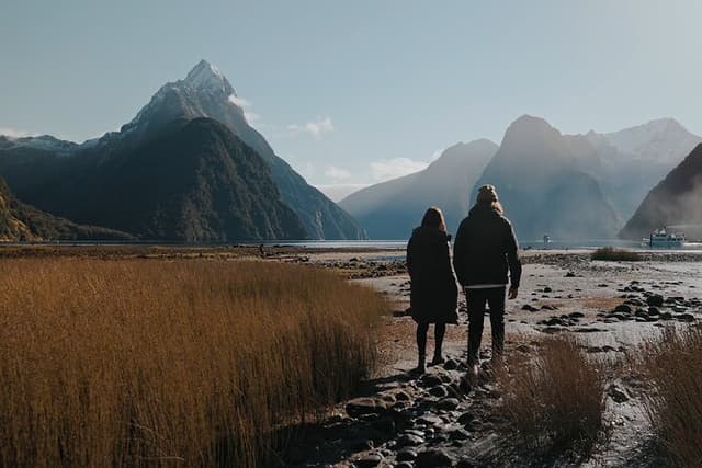 Milford Sound Scenic Fly & Explore Day Trip from Queenstown